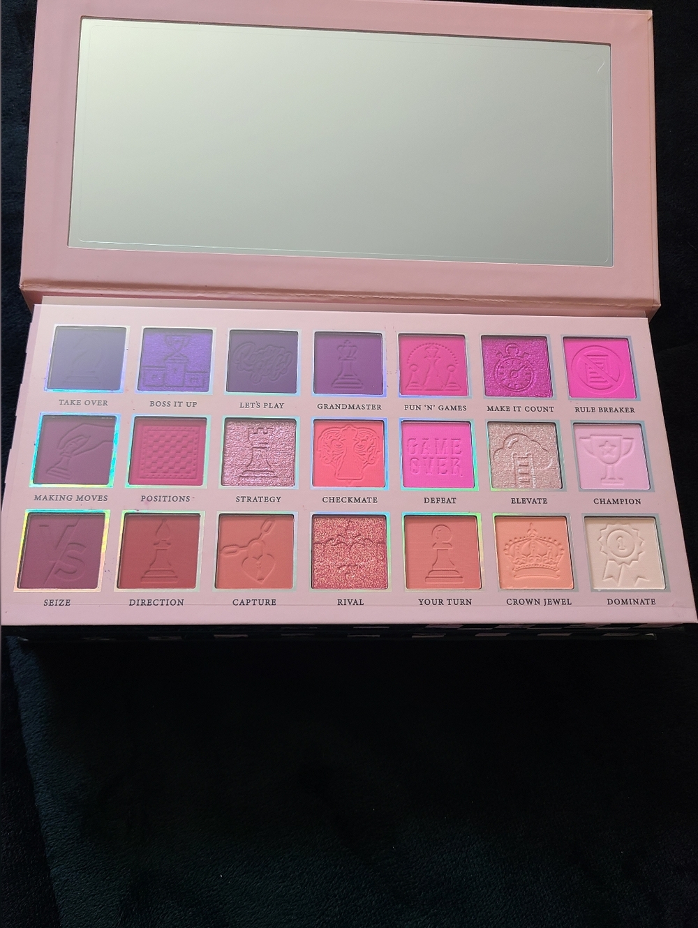 P. Louise Watch The Queen 👑 Conquer Eyeshadow Palette